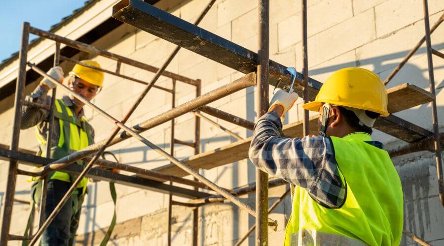 Professional gutter cleaning in Cushing, IA